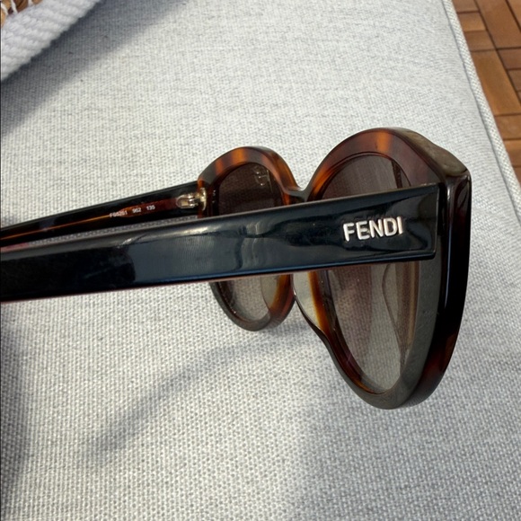 Fendi Tortoiseshell Cat-Eye Sunglasses - Brown Gradient main image 2